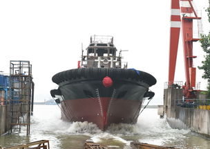 創新工藝顯神威，鎮江船廠3676kw全回轉拖船成功采用氣囊下水